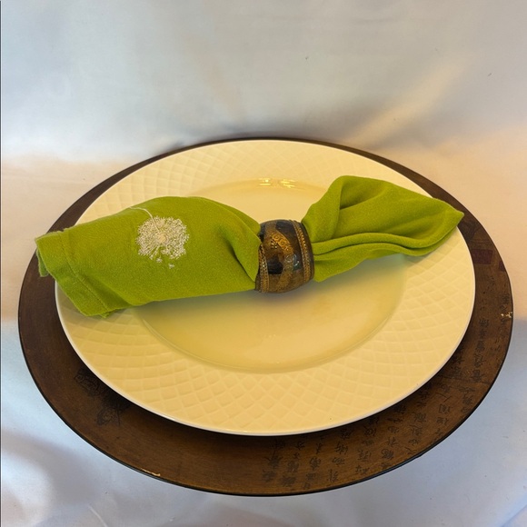 SET OF 6 VINTAGE LIME GREEN EMBROIDERED  SOFT CLOTH NAPKINS- RARELY USED - 18X18 - Picture 11 of 15